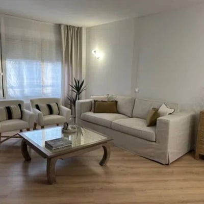 Rental of a large bright apartment with 2 bedrooms, 125 m², Alicante, Spain
